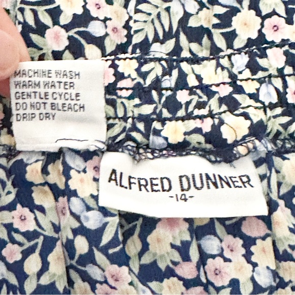 90s Navy Pleated Midi Skirt ft. Sprinkled Pastel Florals | Vintage - Picture 7 of 7